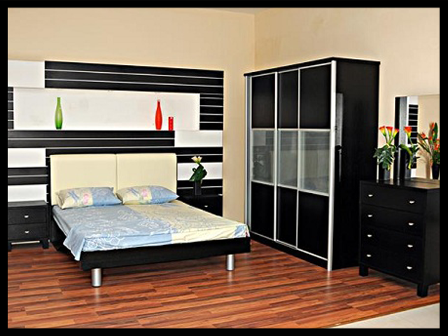 Trang trí phòng ngủ bằng  với các vật dụng bằng gỗ với gam màu sẫm sẽ đen đến cảm giác thân thiện hơn với thiên nhiên